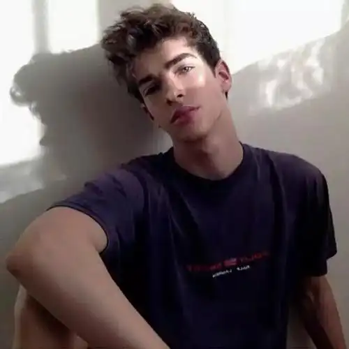 6686体育合作伙伴Magnus