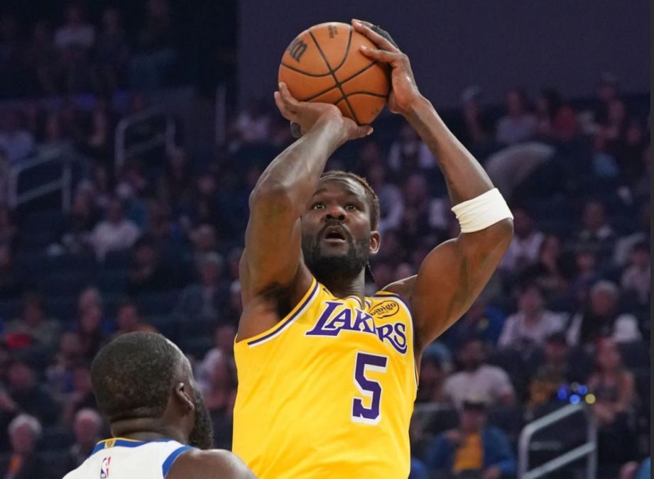 ช่างแตกต่างจริงๆ! เอย์ตันยิงได้ 10 จาก 11 นัดและทำประตูได้ 20+16 สมาร์ทยิงจากภายนอกได้ 1 จาก 10 นัด