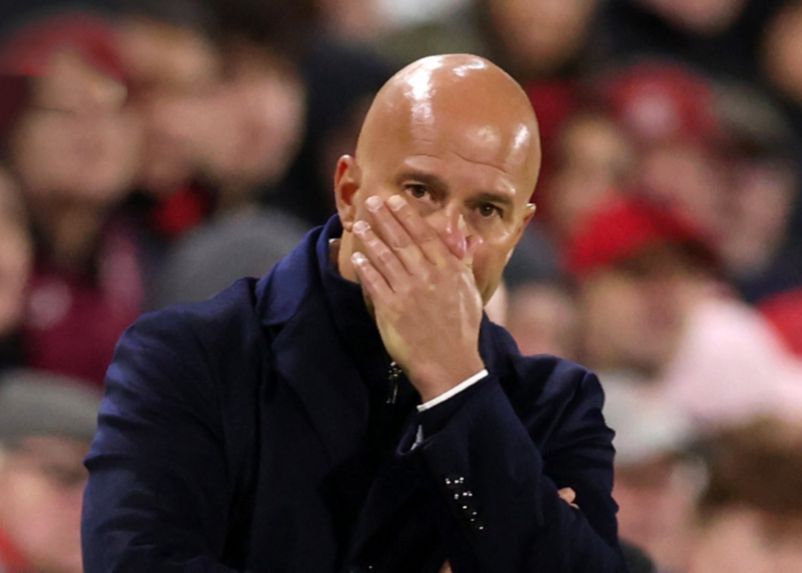 ลิเวอร์พูลกลายเป็นทีมป้องกันแชมป์ทีมที่ 4 ที่ต้องพ่ายแพ้ติดต่อกัน 4 นัดในพรีเมียร์ลีก และเป็นครั้งที่สองที่เกิดขึ้น